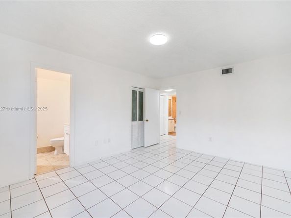5300 W 21st Ct 311, Hialeah FL 33016