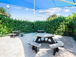 11724 SW 13th Ln, Pembroke Pines FL 33025
