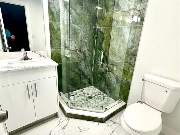 145 NW 2nd St, Dania Beach FL 33004