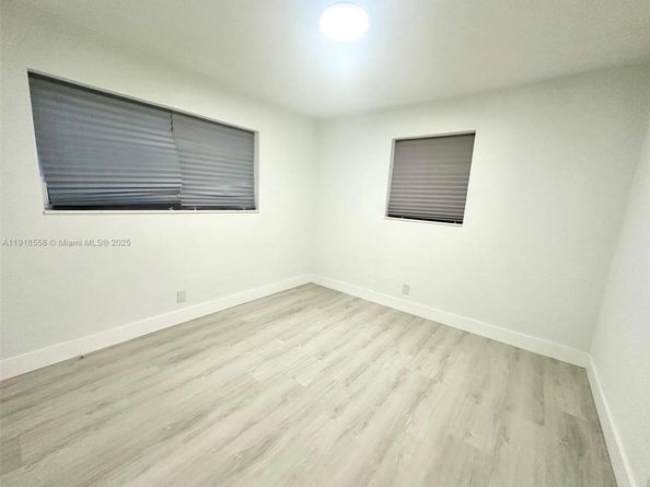 145 NW 2nd St, Dania Beach FL 33004