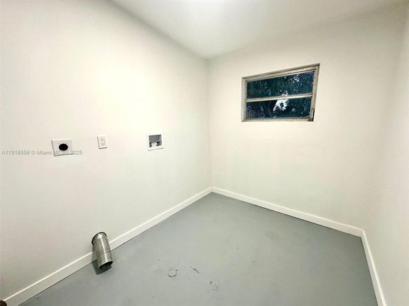 145 NW 2nd St, Dania Beach FL 33004