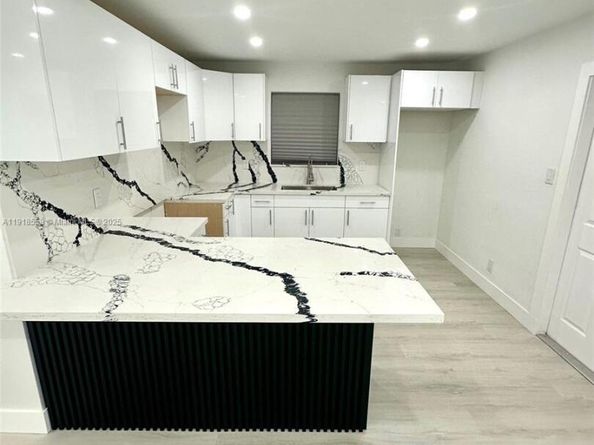 145 NW 2nd St, Dania Beach FL 33004