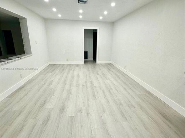 145 NW 2nd St, Dania Beach FL 33004