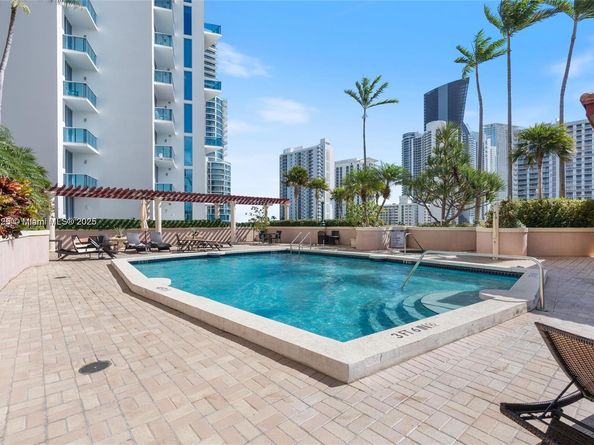 17555 Atlantic Blvd 902, Sunny Isles Beach FL 33160