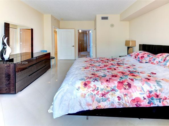 17555 Atlantic Blvd 902, Sunny Isles Beach FL 33160