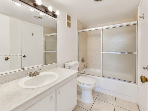 1300 NE Miami Gardens Dr 219E, Miami FL 33179