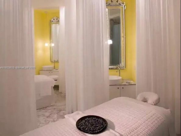 495 Brickell Ave 2902, Miami FL 33131