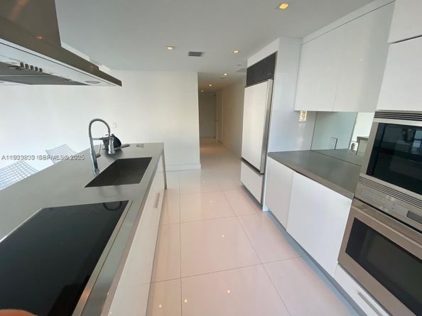 495 Brickell Ave 2902, Miami FL 33131