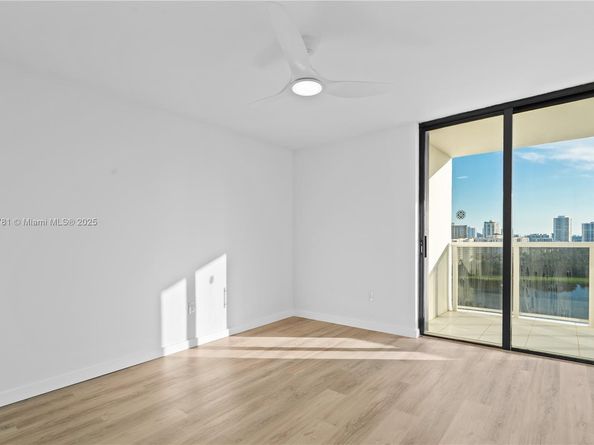 3675 N Country Club Dr 1906, Aventura FL 33180