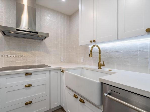 3675 N Country Club Dr 1906, Aventura FL 33180