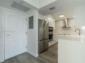 3675 N Country Club Dr 1906, Aventura FL 33180