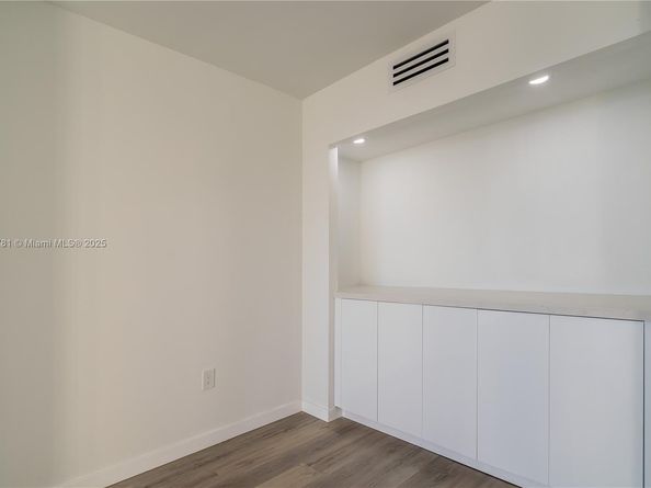 3675 N Country Club Dr 1906, Aventura FL 33180