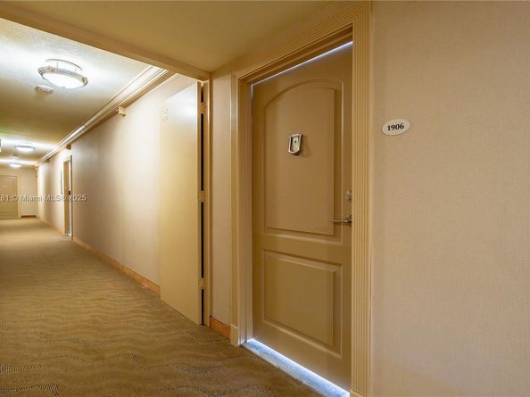 3675 N Country Club Dr 1906, Aventura FL 33180