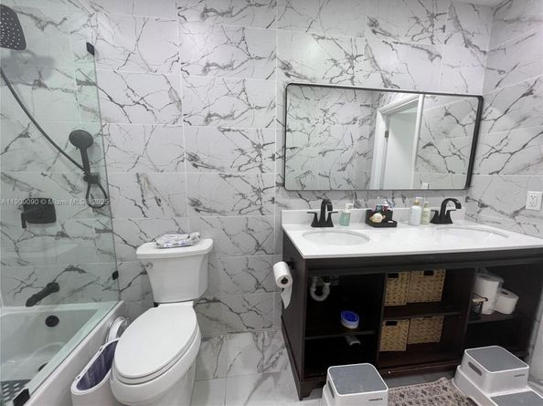 5508 Harrison St, Hollywood FL 33021