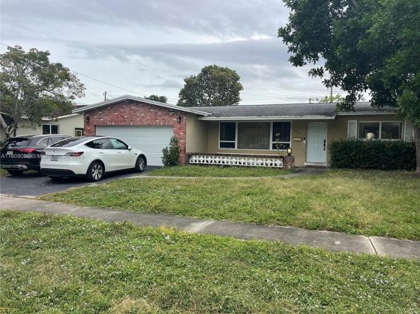 5508 Harrison St, Hollywood FL 33021