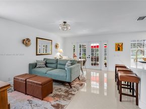1204 Bayview Cir, Weston FL 33326