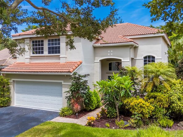 1204 Bayview Cir, Weston FL 33326