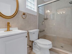 1204 Bayview Cir, Weston FL 33326