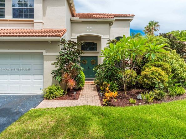 1204 Bayview Cir, Weston FL 33326