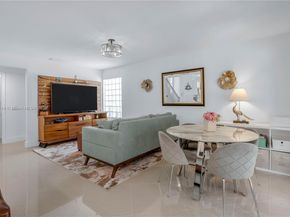 1204 Bayview Cir, Weston FL 33326