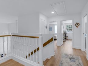 1204 Bayview Cir, Weston FL 33326