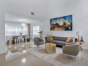 1204 Bayview Cir, Weston FL 33326