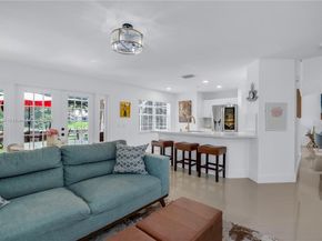 1204 Bayview Cir, Weston FL 33326