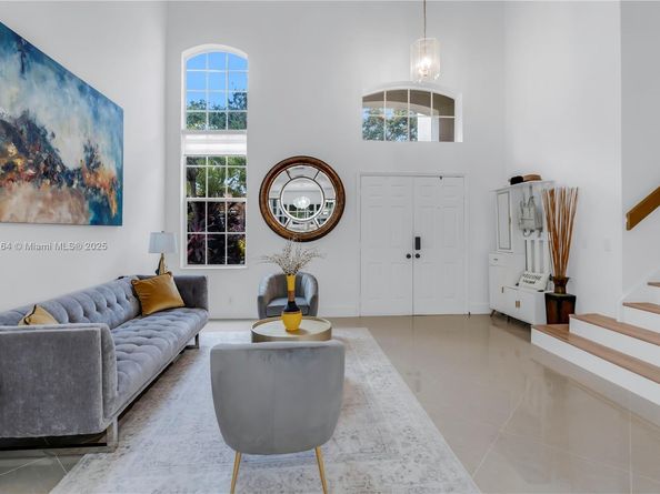 1204 Bayview Cir, Weston FL 33326