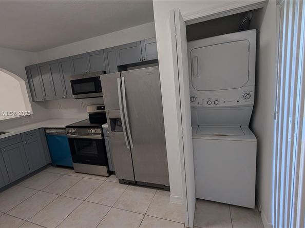 3395 NE 9th St 103, Homestead FL 33033