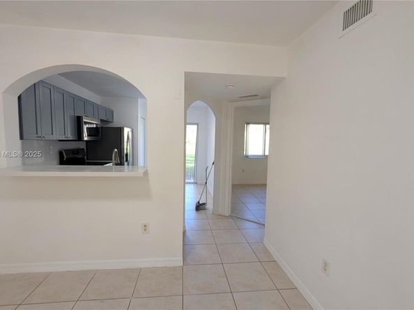 3395 NE 9th St 103, Homestead FL 33033