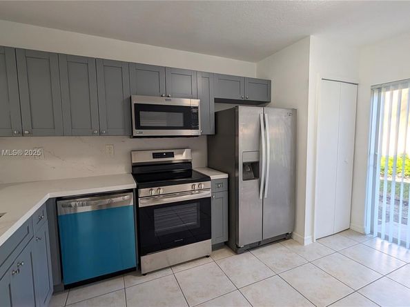 3395 NE 9th St 103, Homestead FL 33033