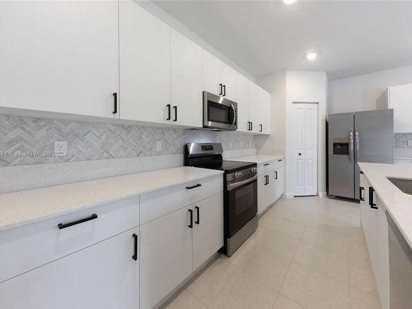 4909 Oakmont Dr, Dania Beach FL 33312