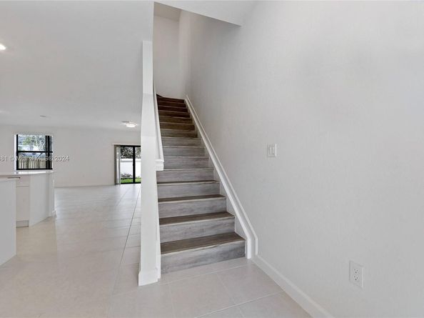 4909 Oakmont Dr, Dania Beach FL 33312