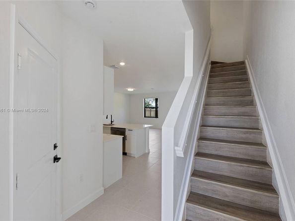 4909 Oakmont Dr, Dania Beach FL 33312