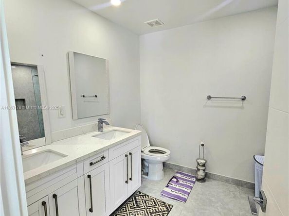 1430 NE 53rd Ct, Fort Lauderdale FL 33334
