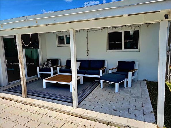 1430 NE 53rd Ct, Fort Lauderdale FL 33334
