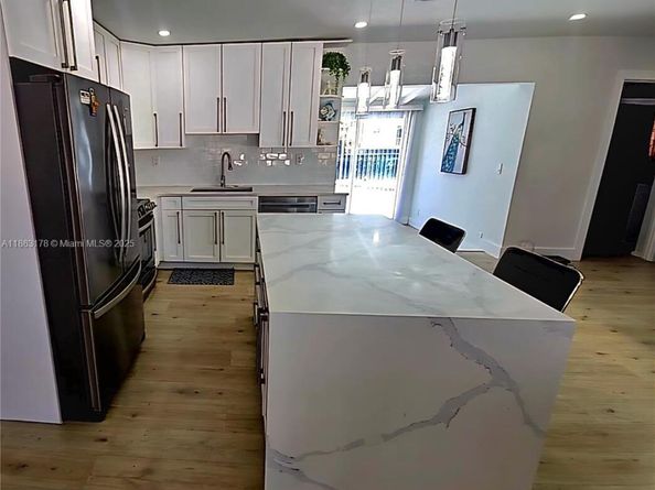 1430 NE 53rd Ct, Fort Lauderdale FL 33334
