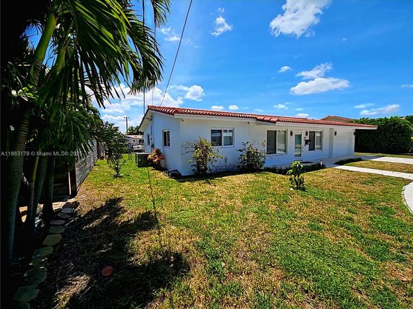 1430 NE 53rd Ct, Fort Lauderdale FL 33334