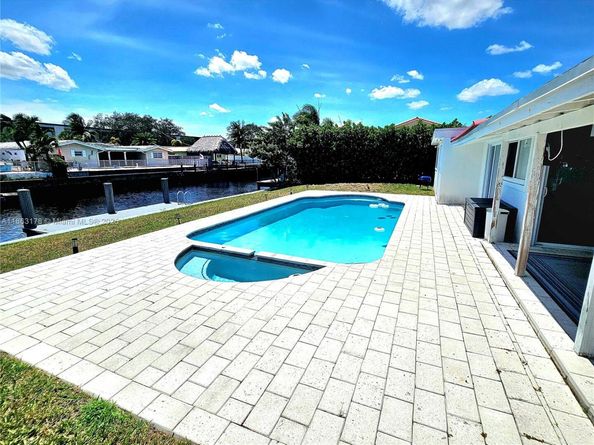 1430 NE 53rd Ct, Fort Lauderdale FL 33334