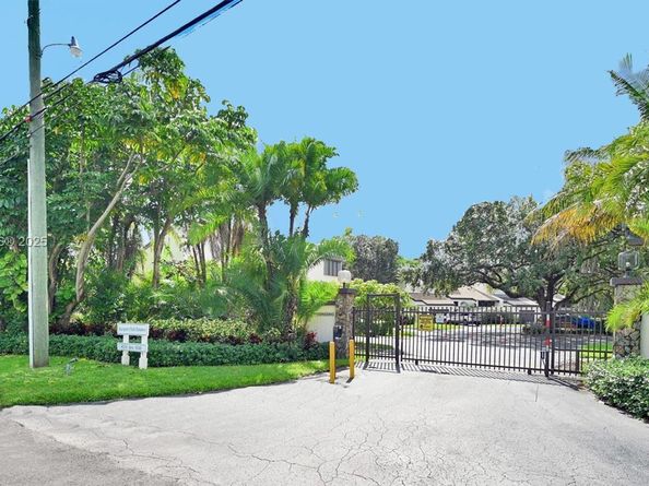 8626 SW 94th St, Miami FL 33156