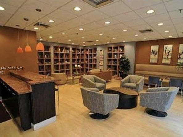 850 N Miami Ave W2105, Miami FL 33136