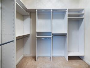 20281 E Country Club Dr 1009, Aventura FL 33180