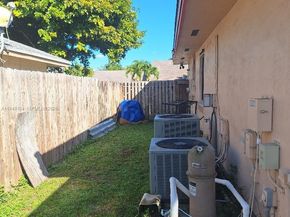 1500 SW 98th Ave, Pembroke Pines FL 33025