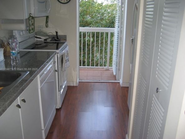 2740 SW 28th Ter 301, Miami FL 33133