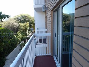 2740 SW 28th Ter 301, Miami FL 33133