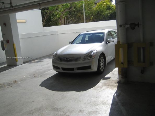 2740 SW 28th Ter 301, Miami FL 33133