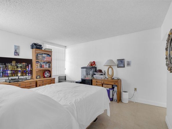 1900 W 68th St F302, Hialeah FL 33014