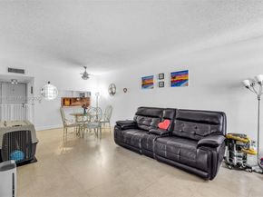 1900 W 68th St F302, Hialeah FL 33014