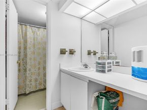 1900 W 68th St F302, Hialeah FL 33014