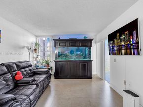 1900 W 68th St F302, Hialeah FL 33014